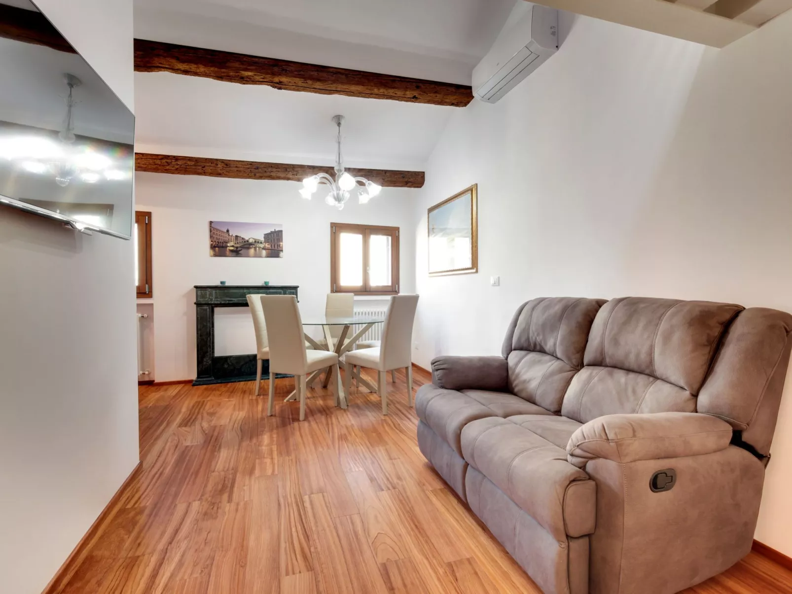 The Countess apartment-Inside