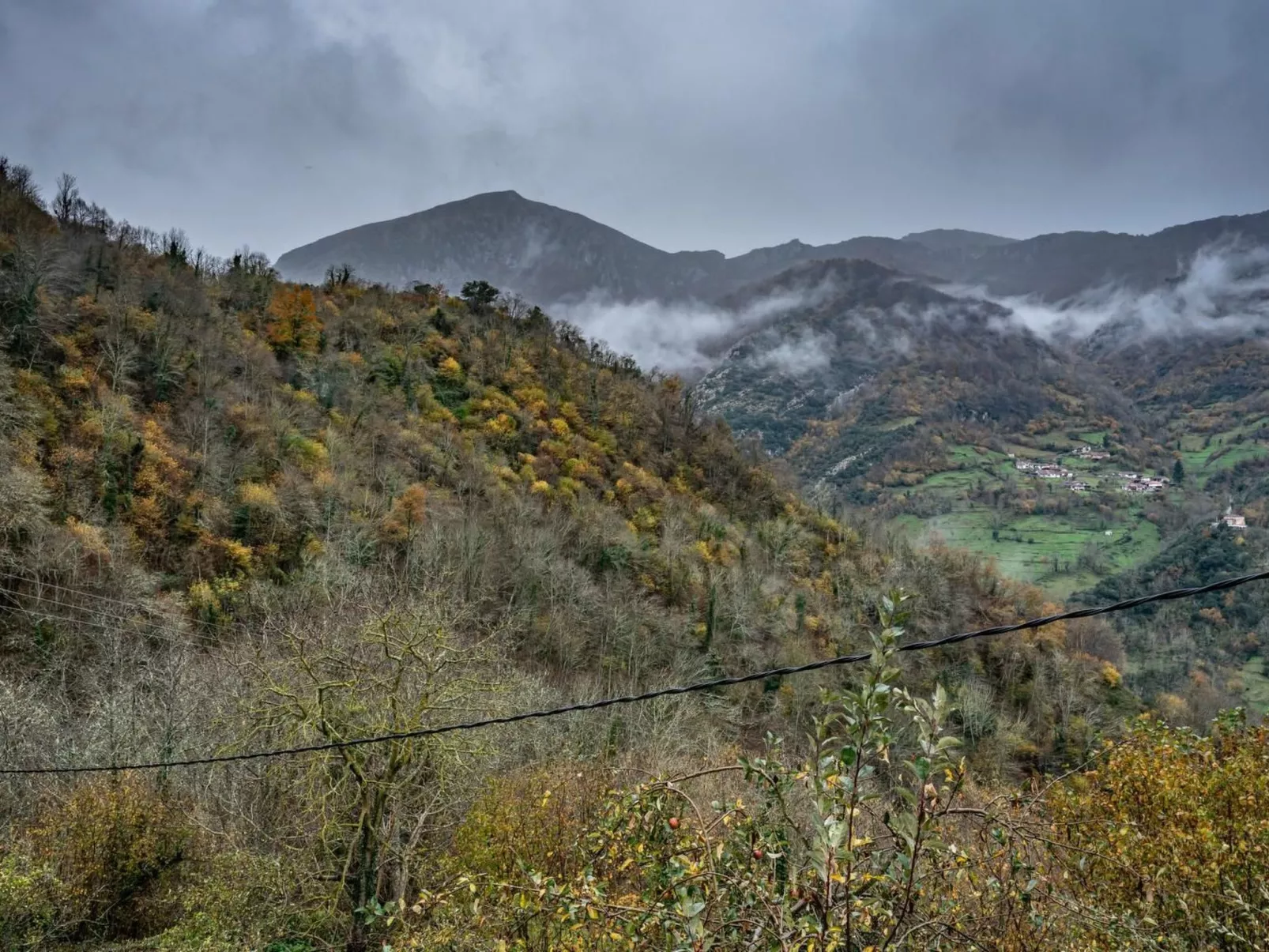 Ländliche Wohnung El Carbayu-Outside