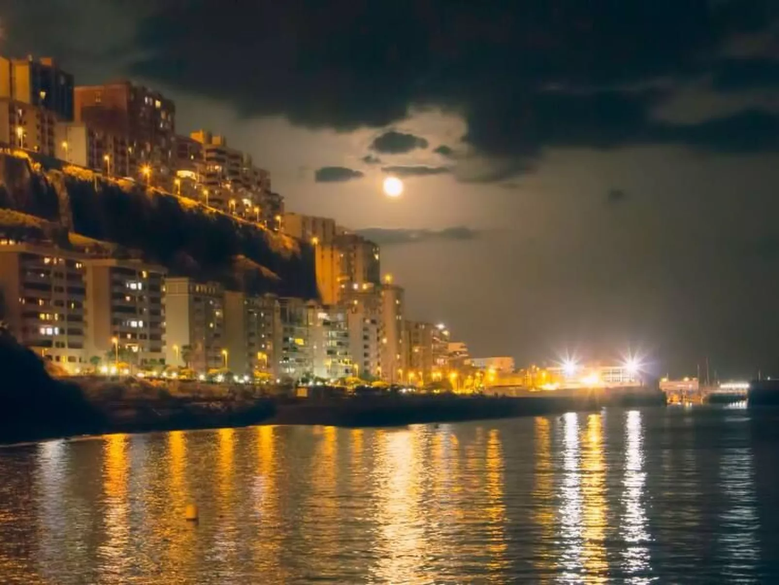 Schöne Wohnung Radazul Meerblick-Dehors