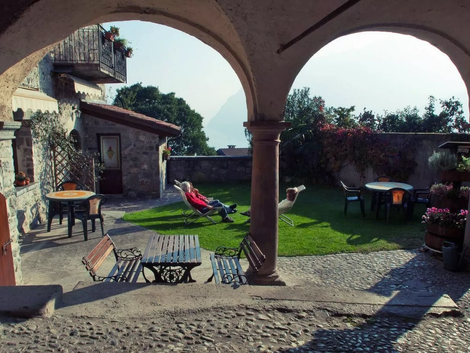 Dreistöckiges Apartment in einem historischen Gebäude-Outside