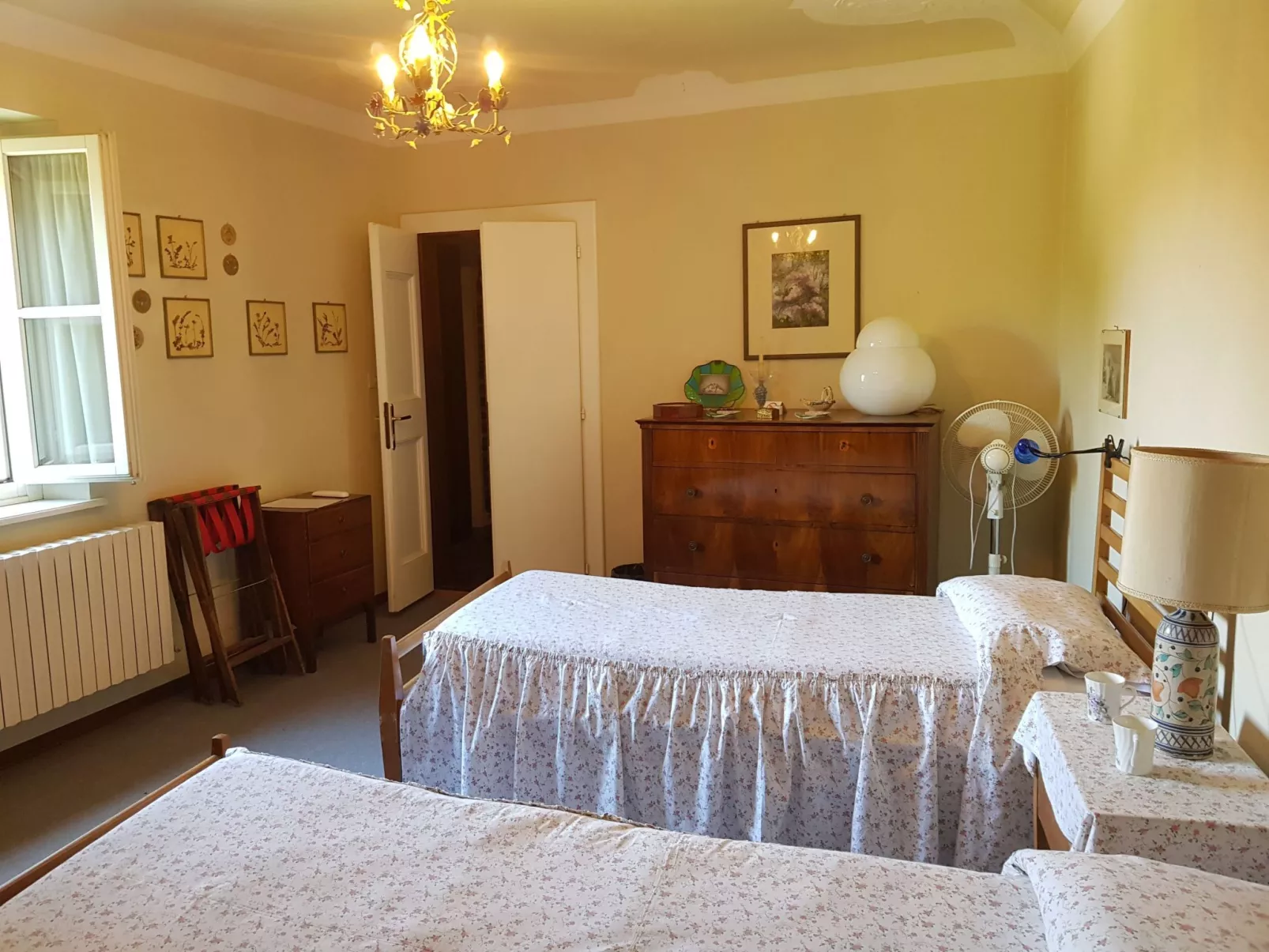 Mit Privatparkplatz-Dedans