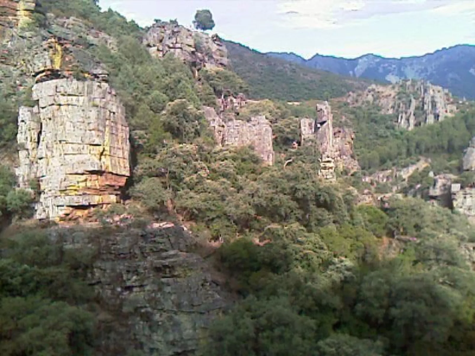 Wohnung in Sotoserrano mit Terrasse und Garten-Outside