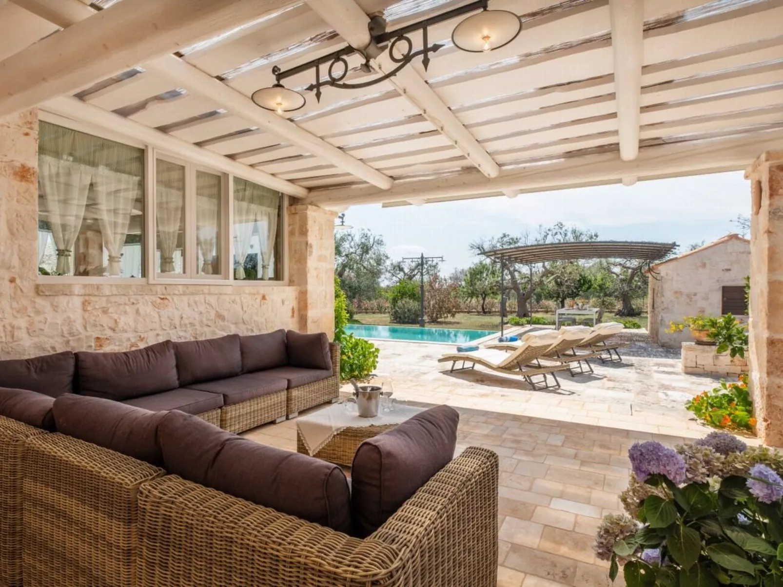 Luxuriöse Villa mit privatem Pool in der Nähe von Alberobello-Dedans