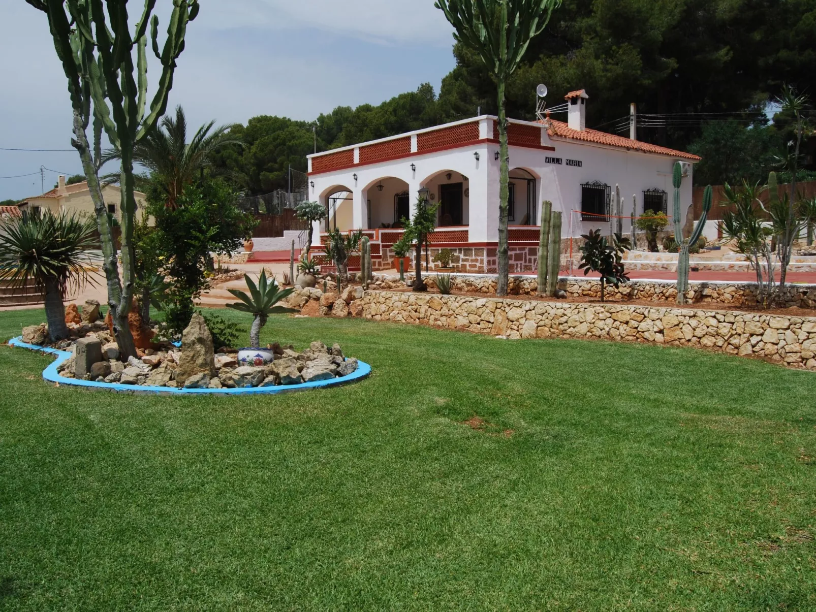 Ferienvilla, Seeblick, privater Pool und Parkplatz-Image-tags.info