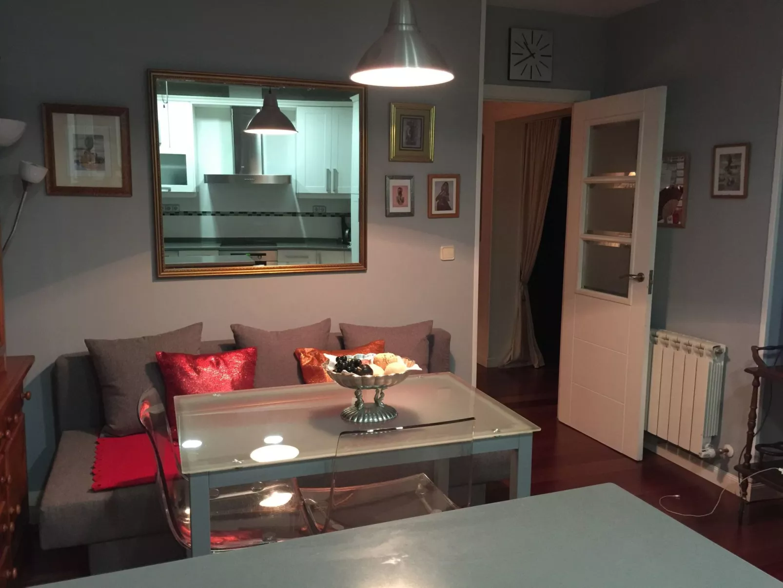 "Casa" mit Balkon-Dedans