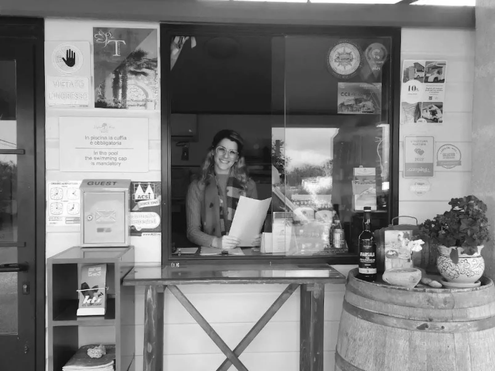 Angenehme Wohnung mit Terrasse, Schwimmbad-Draußen