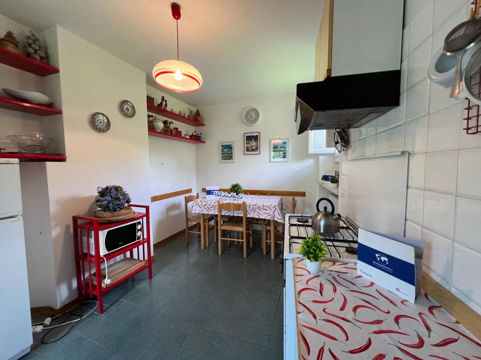 Rosa Selvatica by Holiday World-Drinnen