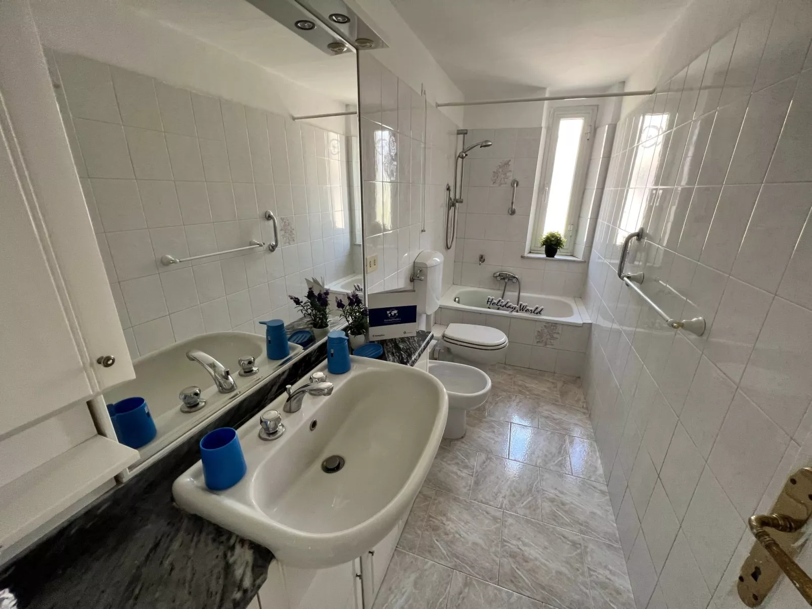 'La Superba' mit Balkon-Inside