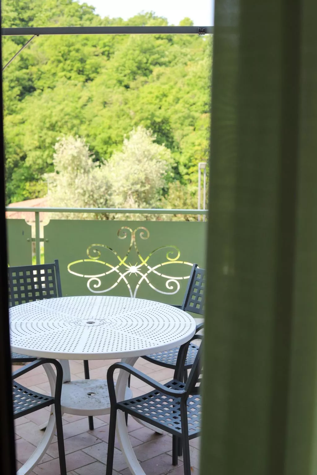 Helle Wohnung in den Hügeln des Gardasees-Draußen