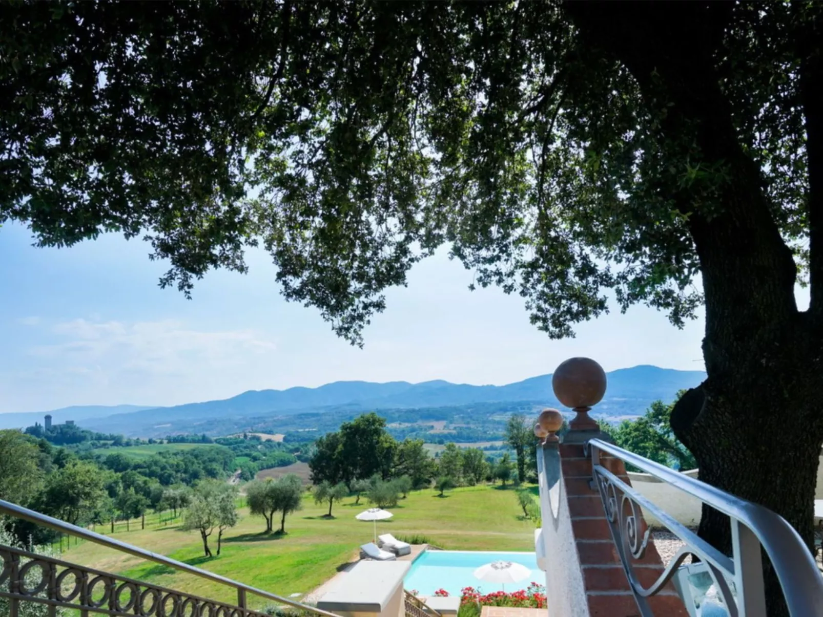 Luxuriöse Villa mit privatem Pool in der Nähe von Firenze-Outside