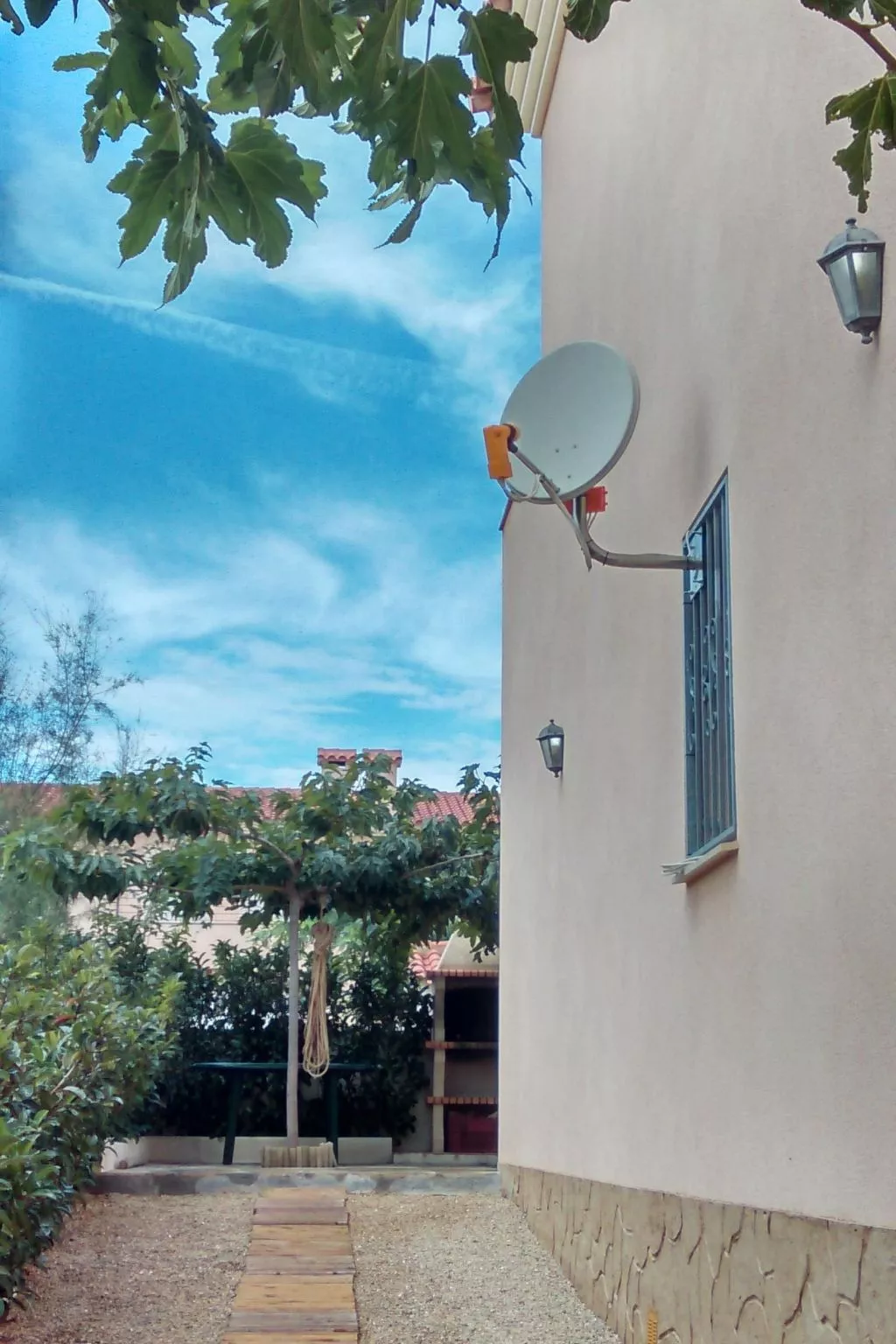 Entspannendes Haus in der Nähe des Meeres. Klimatisiert. Parkplatz-Outside