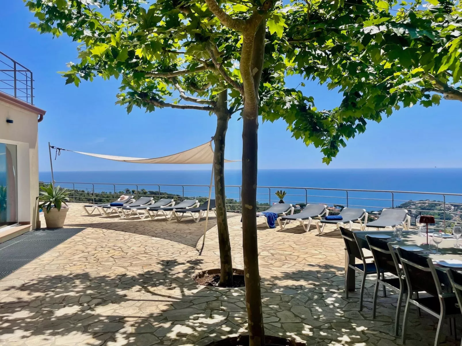 Villa Joie de Vivre - Geräumige Luxusvilla zur Miete-Image-tags.info