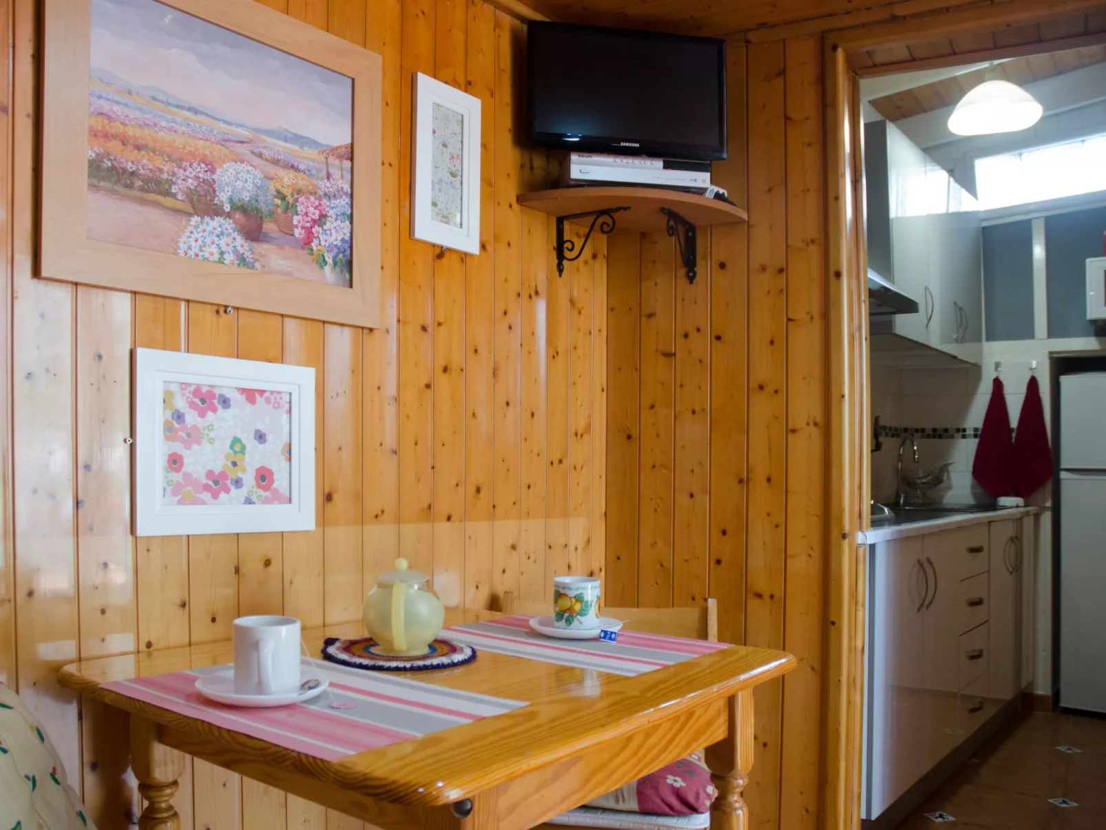 Ländliches Haus mit herrlichem Blick auf das Meer und das Tal.-Inside