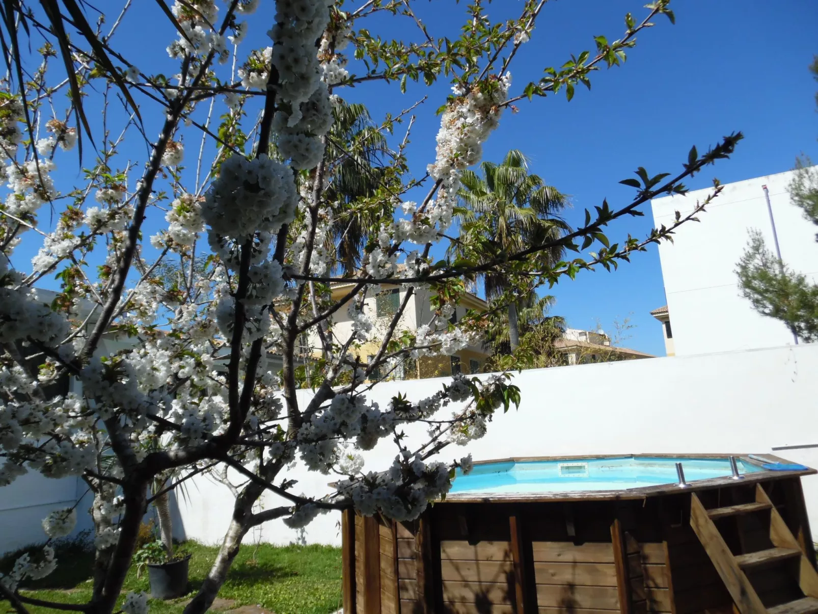 Für 2 Personen und 4 Kinder-Dehors