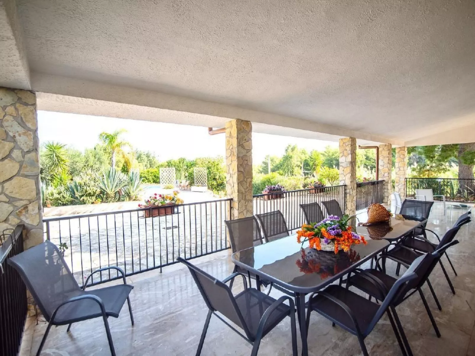 Ferienvilla "La Vela" mit Blick auf das Wasser-Outside