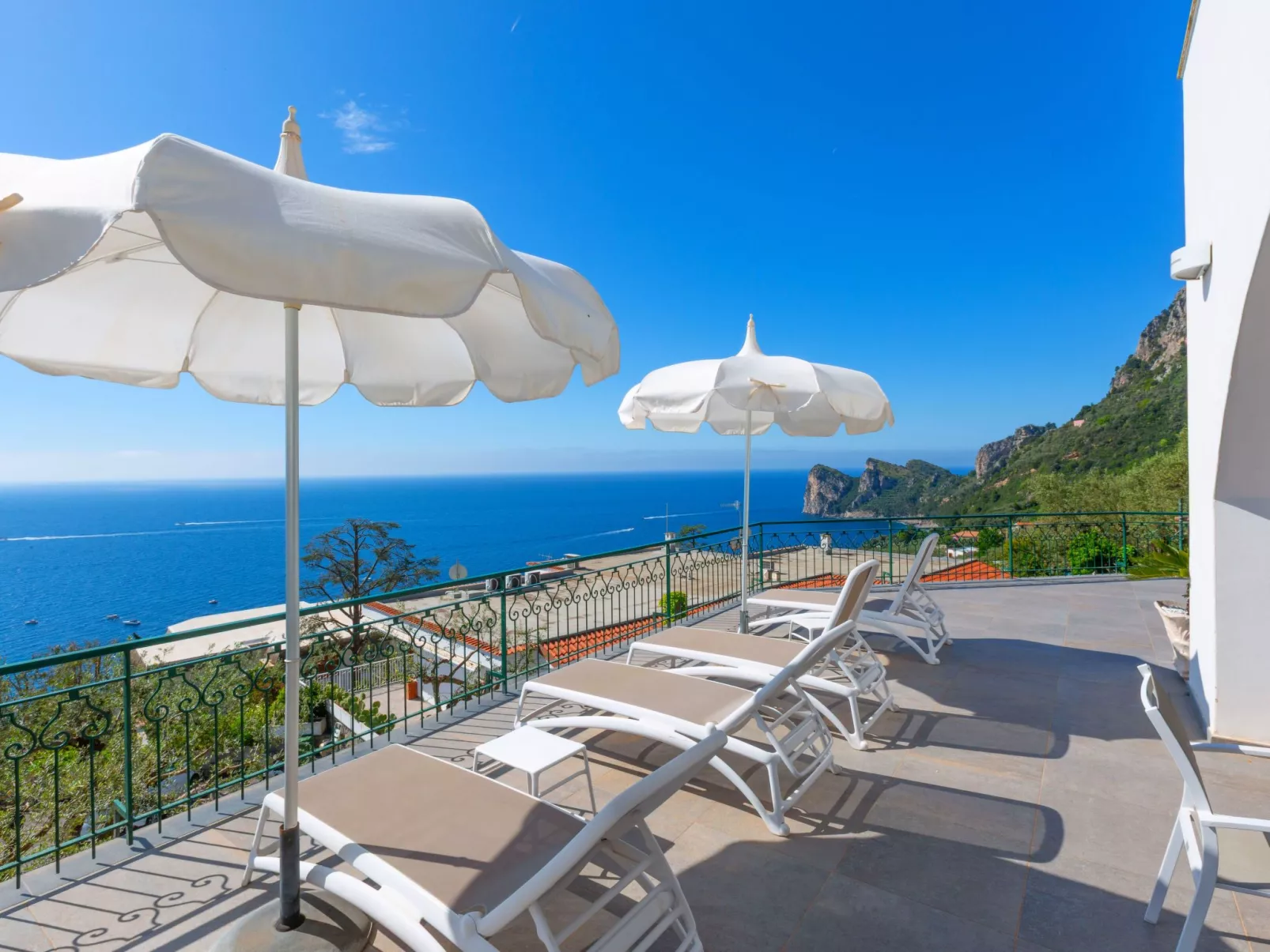 Haus in Sirenuse mit Panoramaterrasse-Dehors