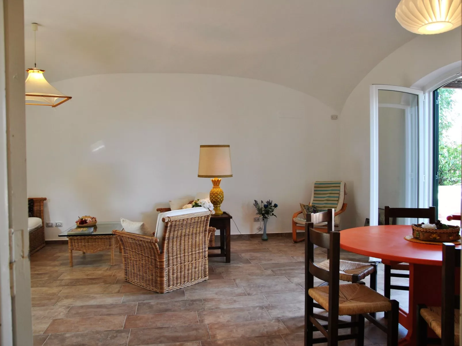 Villa zur Alleinbenutzung im Grünen-Drinnen