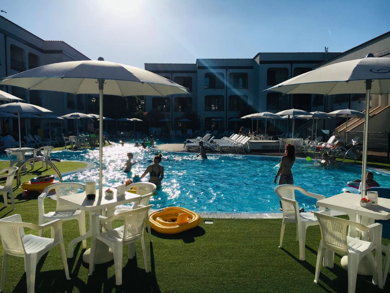 In Lido Di Spina mit Möbliertem Balkon-Dehors