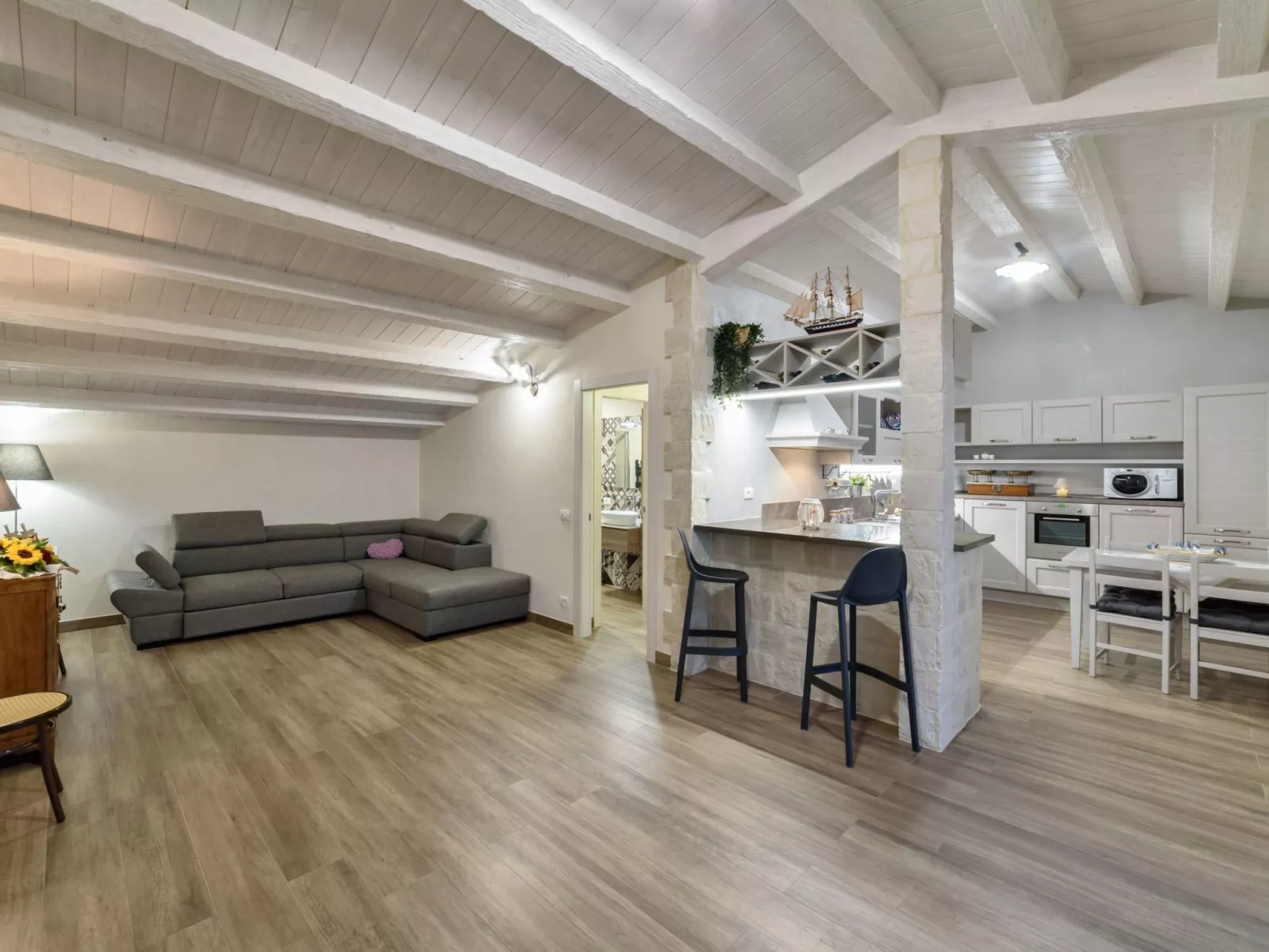 Appartement in Donnalucata mit Möblierter Terrasse und Meerblick-Image-tags.info