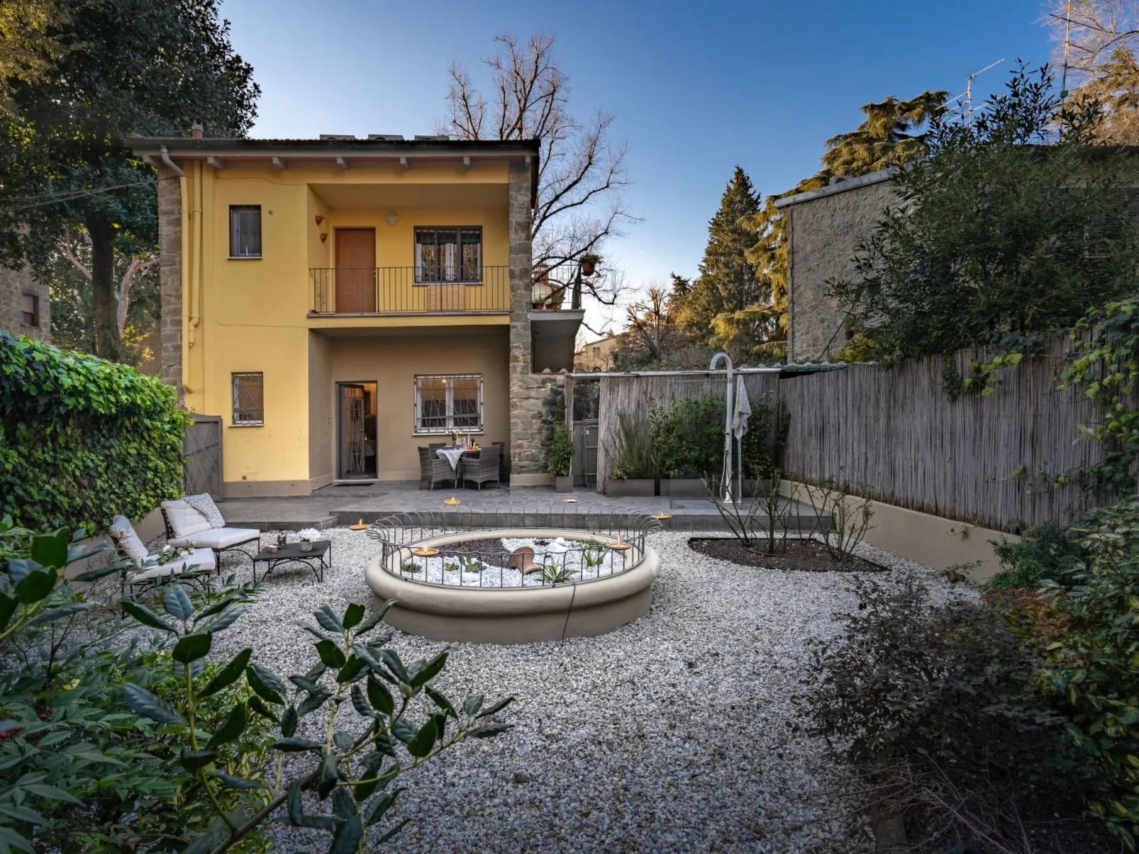 Garten' Ferienwohnung mit privatem Garten-Outside