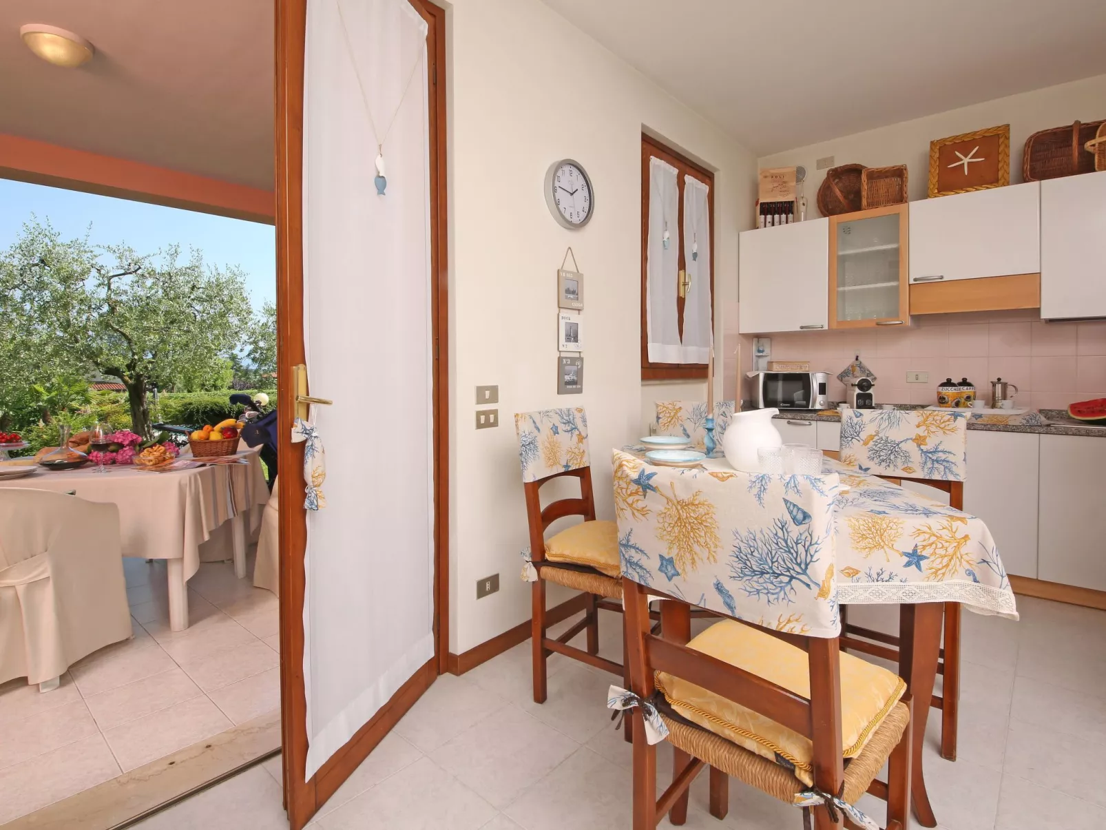 Inmitten von Blumen N.2-Image-tags.info