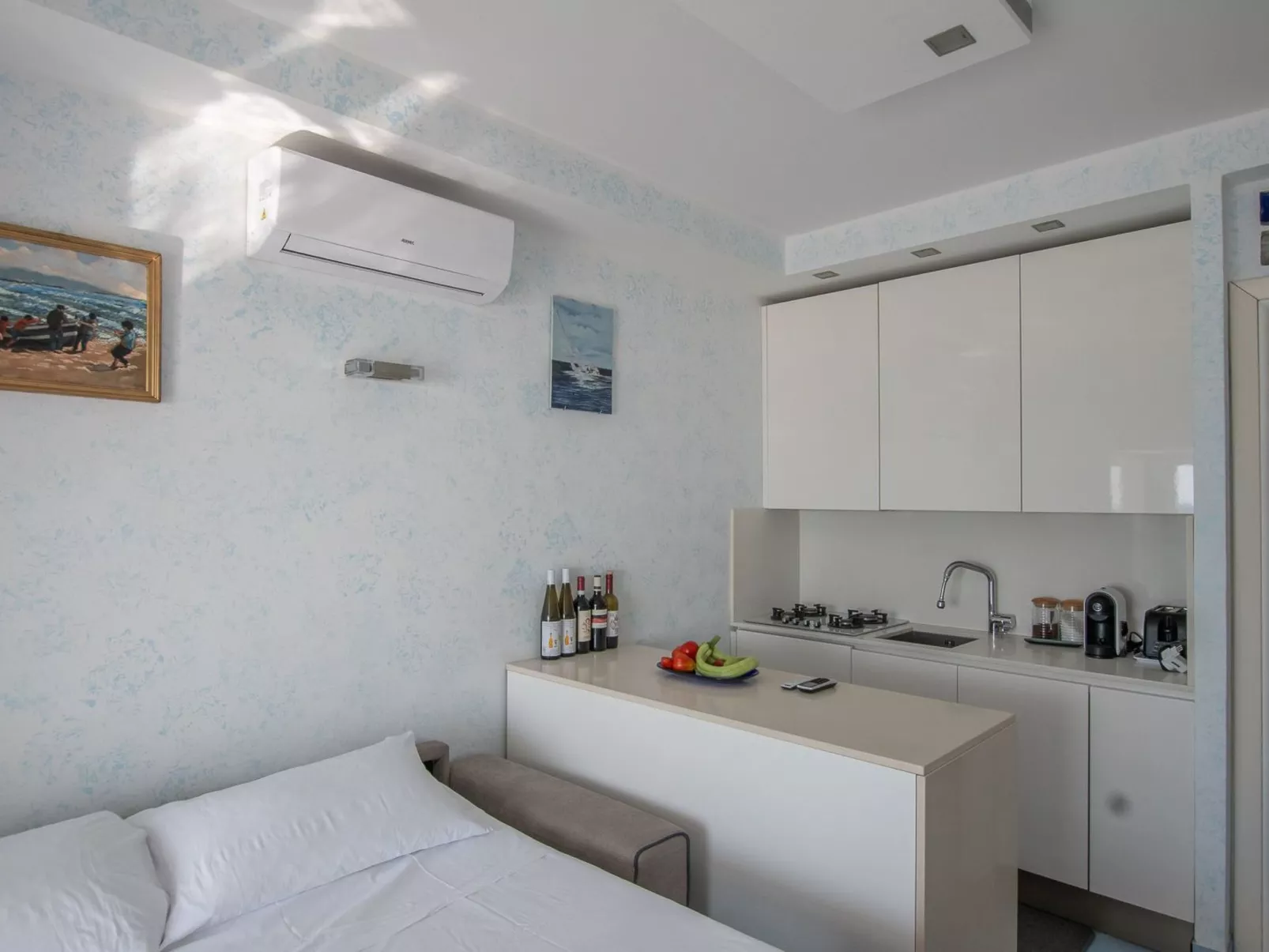 Alba Jachthafen-Dedans