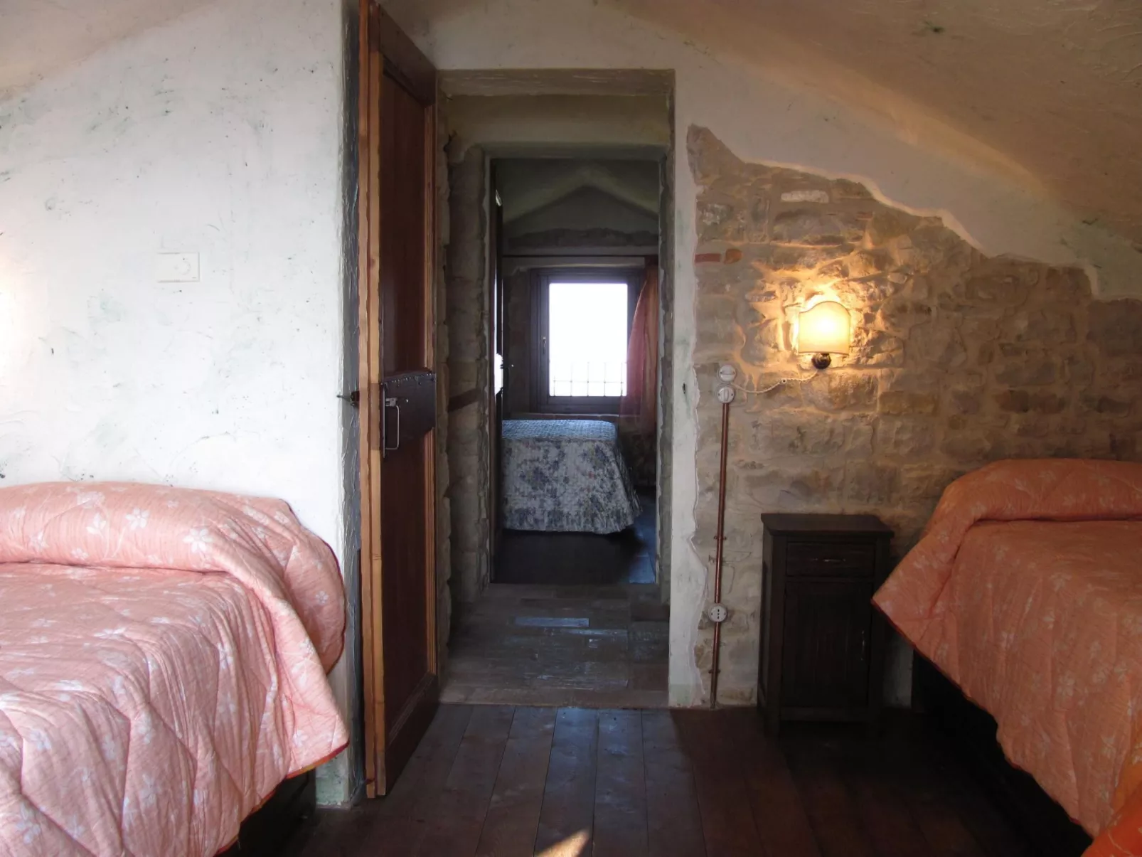 Charmantes Bauernhaus in Penna San Giovanni-Dedans