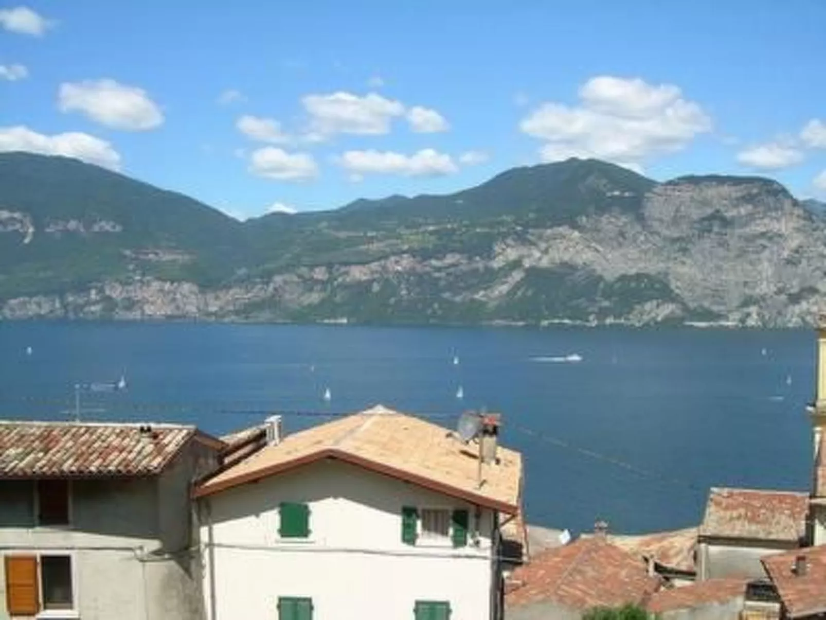 Wohnung nr. 2 im Casa Mary mit Balkon und Seeblick-Outside