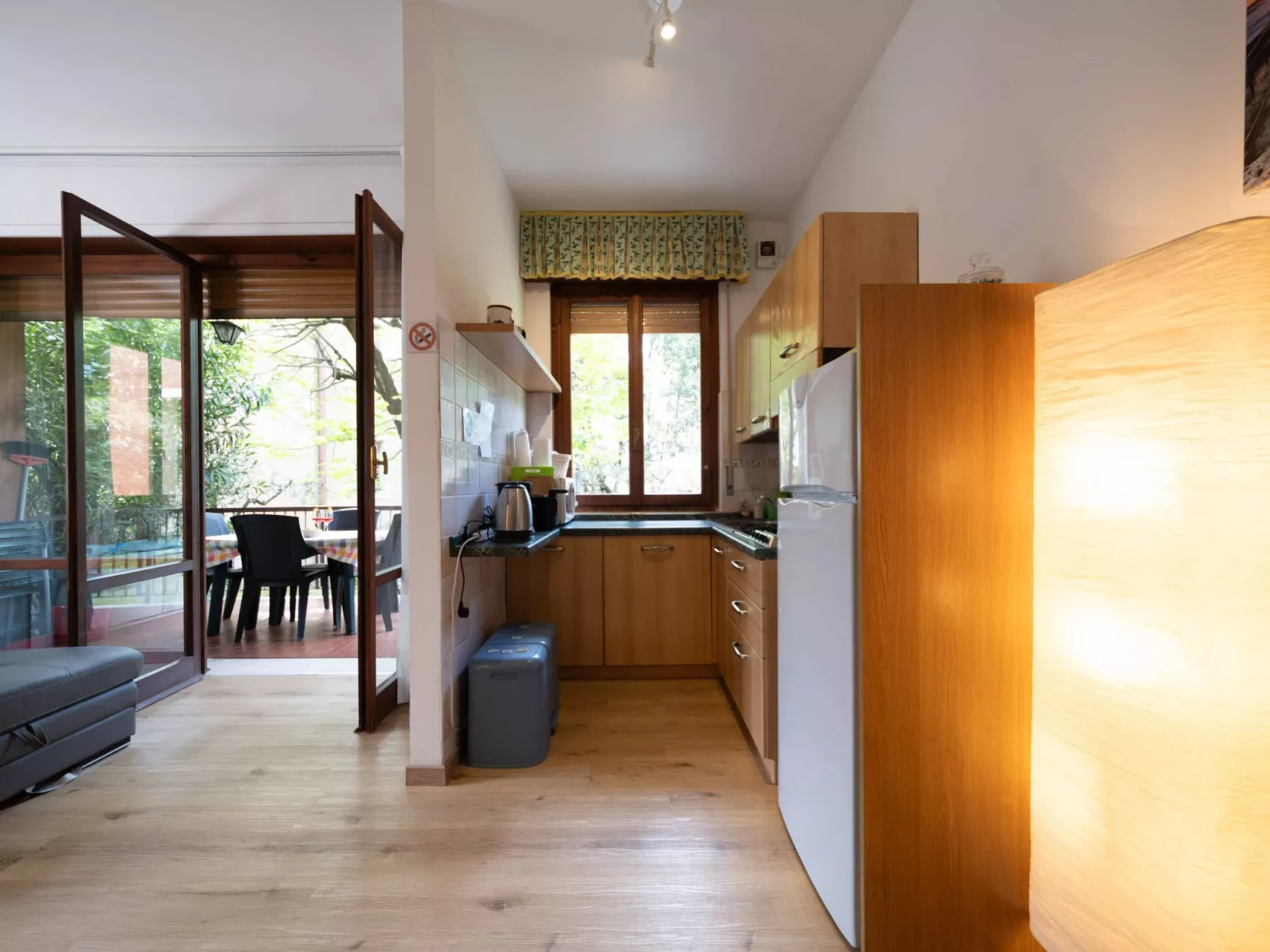 Mit Terrasse-Drinnen