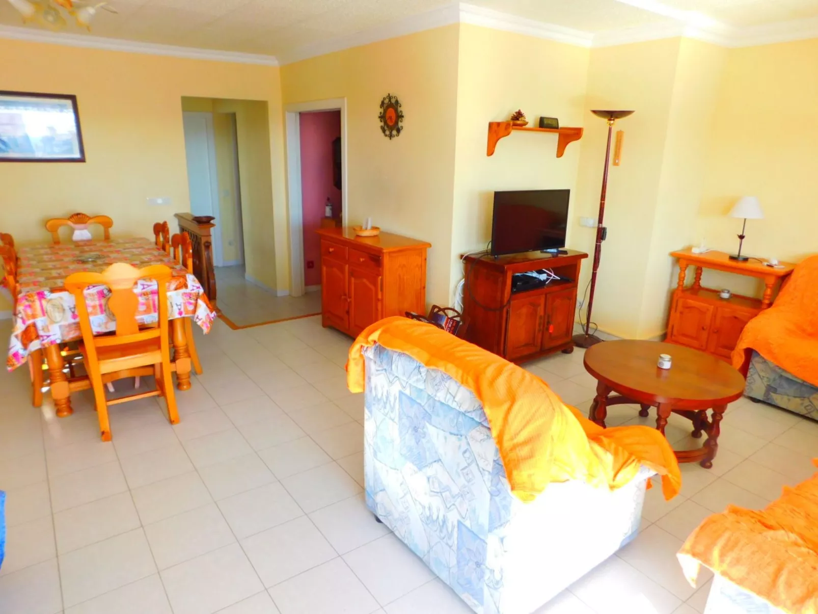 Ferienvermietung Penthouse mit schöner Terrasse 200m vom Strand Salatar, Roses-Drinnen