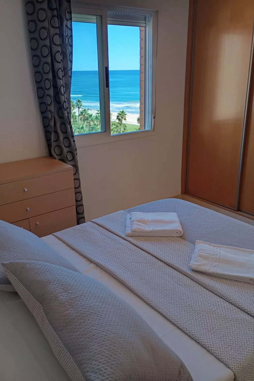 Drei-Schlafzimmer-Wohnung mit Blick auf das Meer