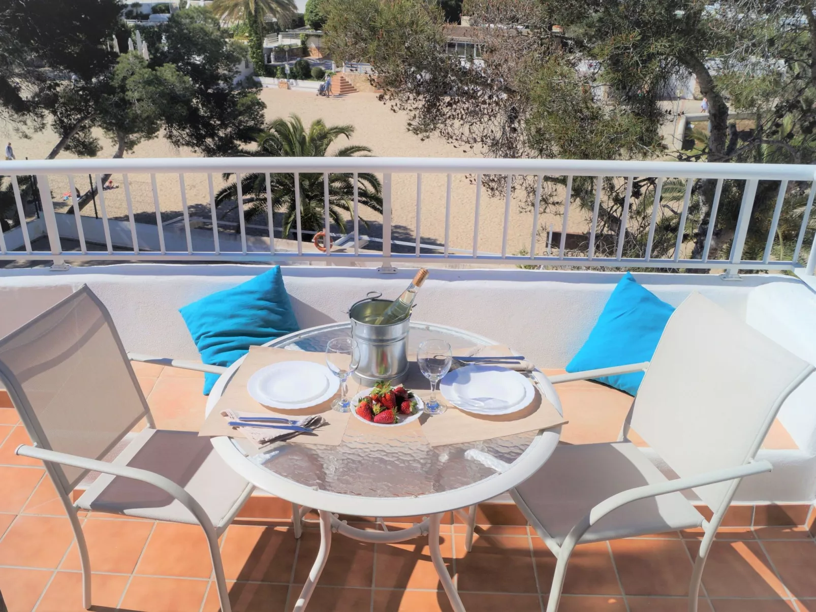 Bungalow con piscina-Draußen