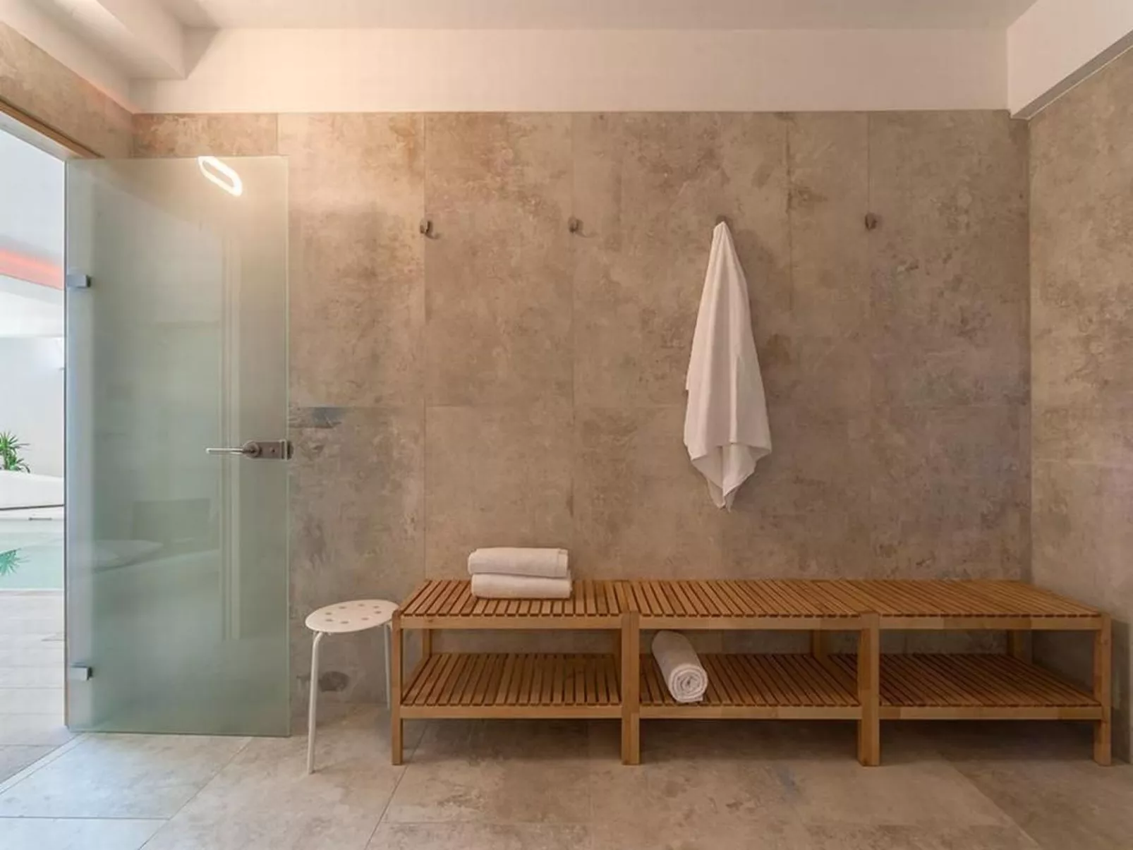 Villa Montefalcone, Außen- und Innenpool-Dedans