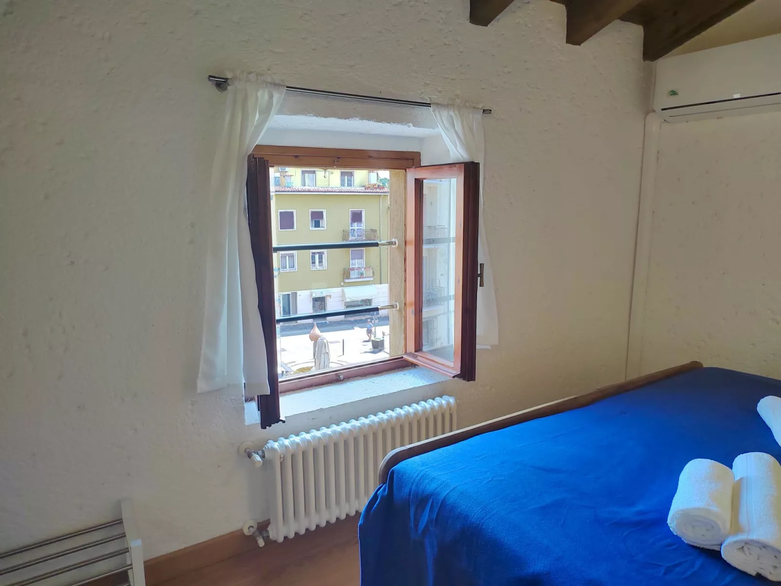 Aly d'angelo - im Turm-Inside