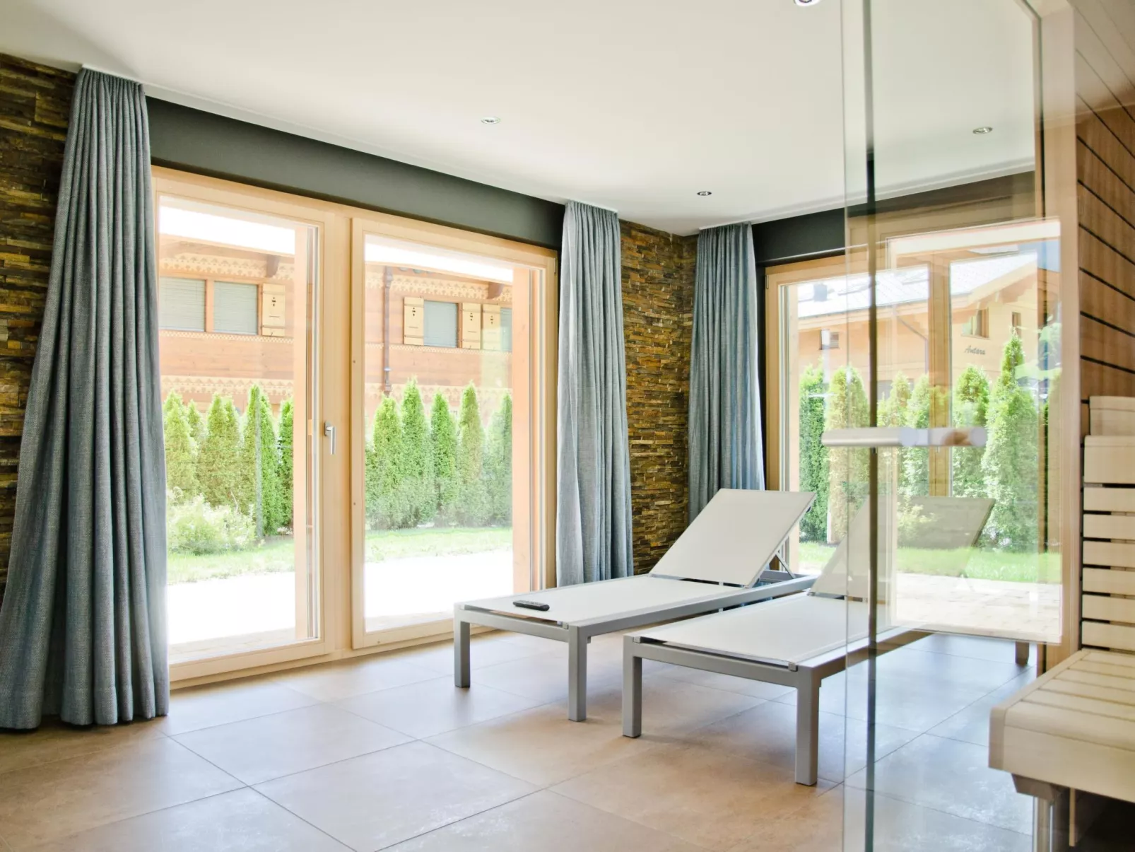 Chalet Rothenegg mit Spa-Bereich-Drinnen