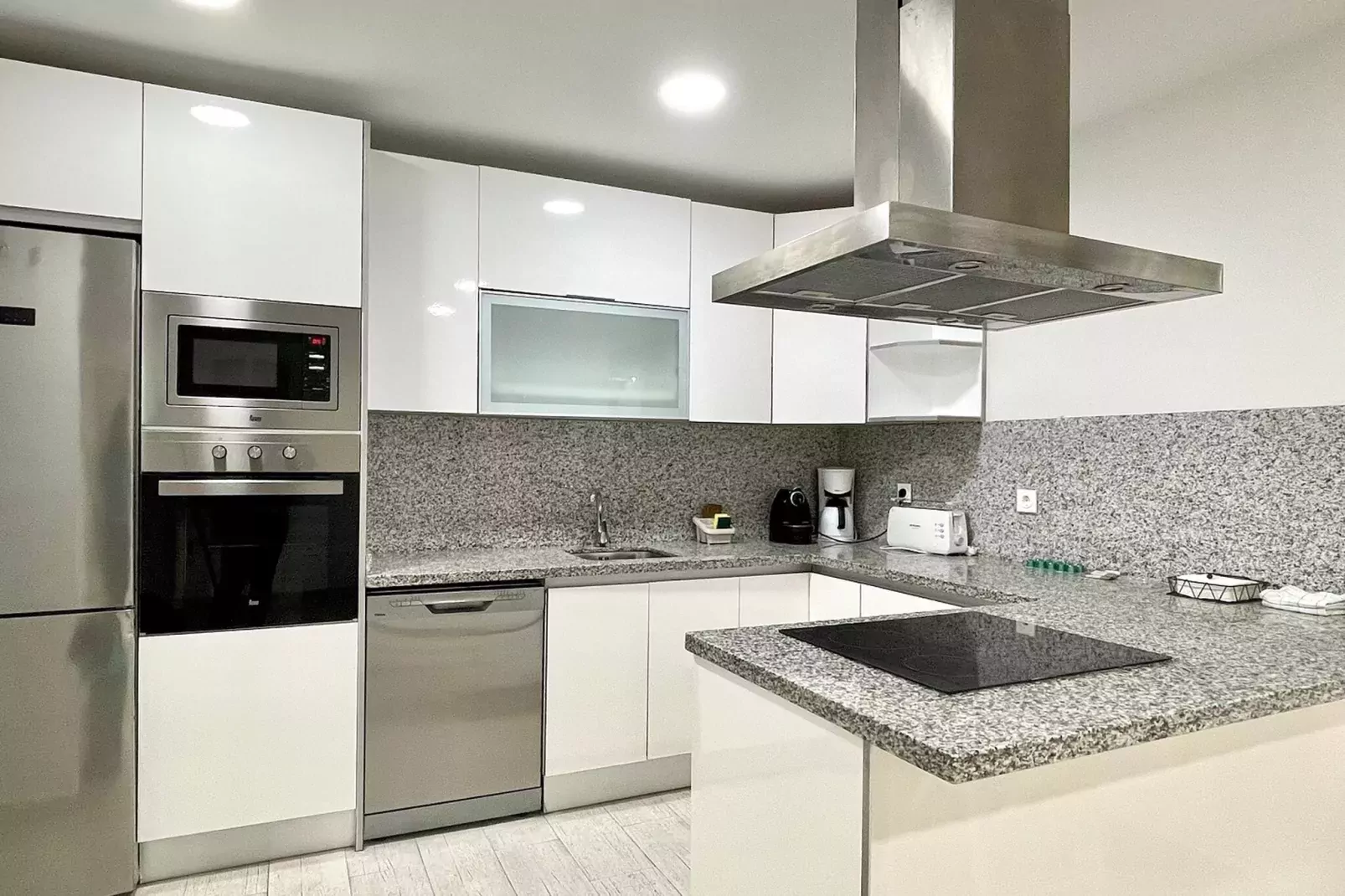 Villa Playa & Golf II-Kitchen