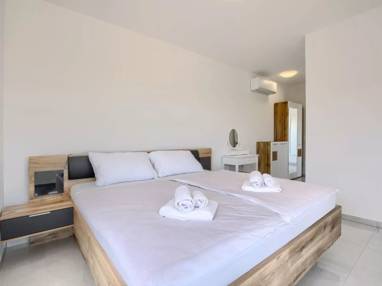 Villa Delfin mit Pool-Image-tags.info