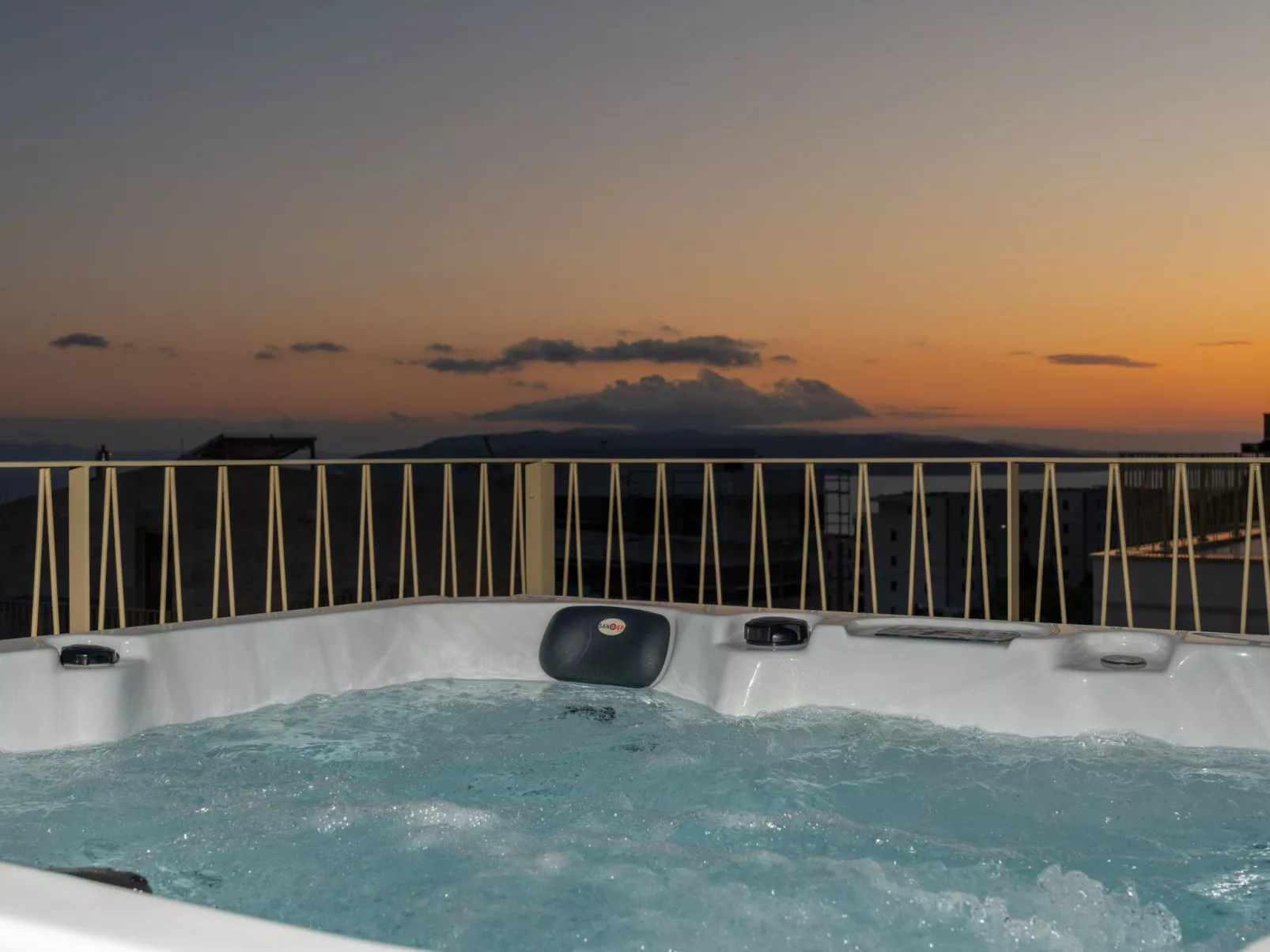 Neue Villa Adore-Drinnen