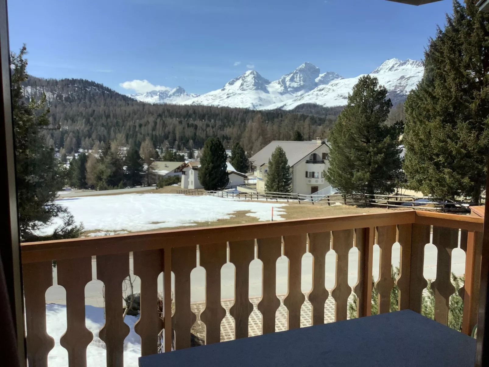 Chesa Arnica Whg 3-Draußen