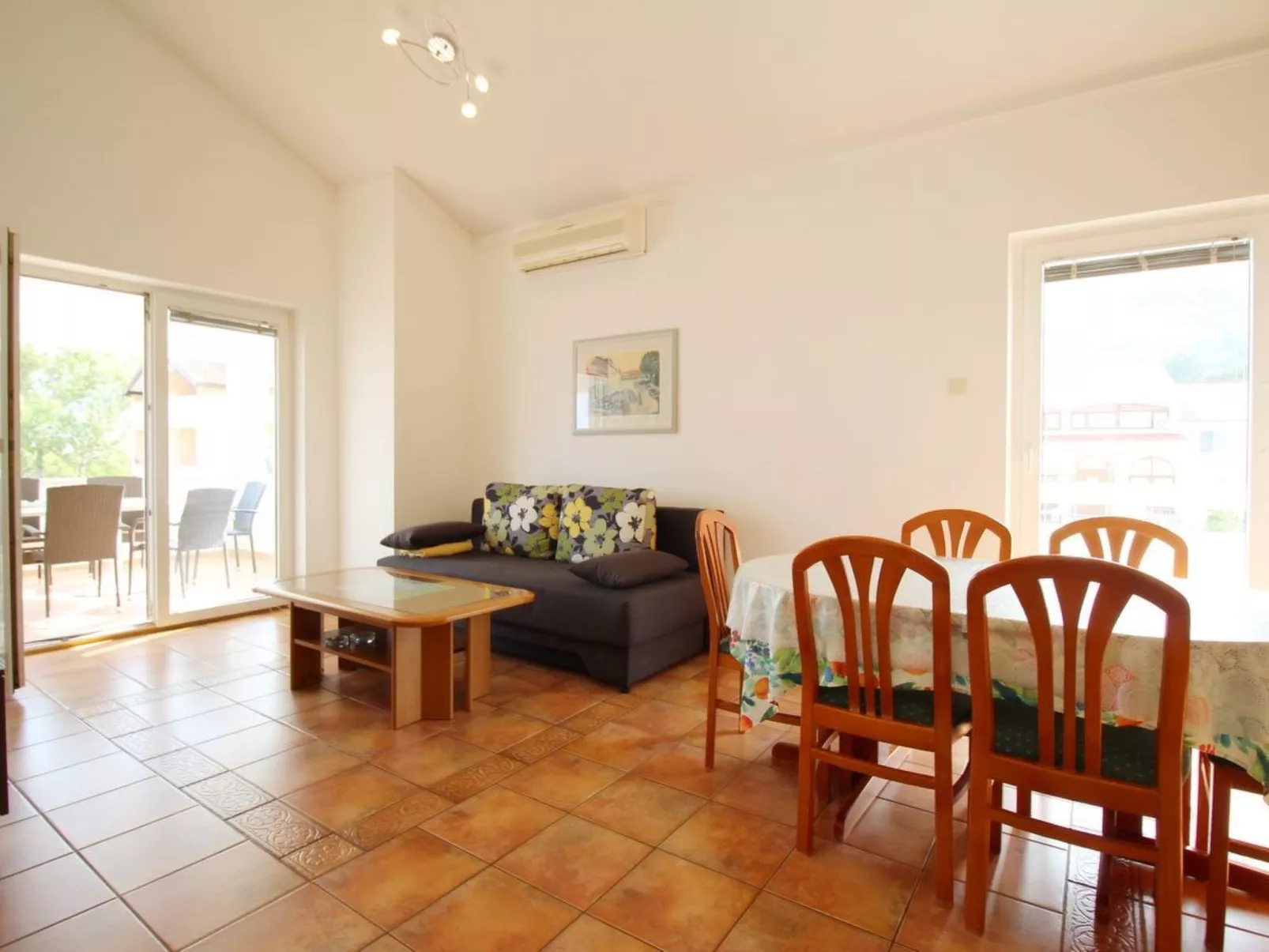 Pintar A4+2 Zarok-Inside