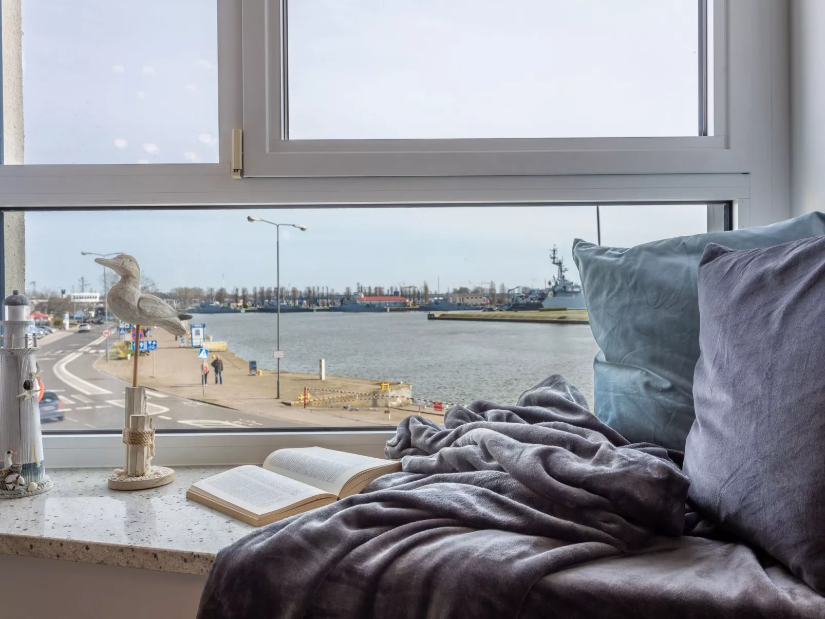 Concha mit Blick auf den Hafen-Dedans