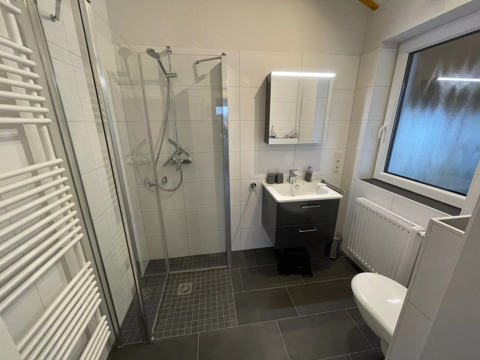 G12 Ferienhaus in Eckwarderhörne mit Gartenhaus - Drinnen