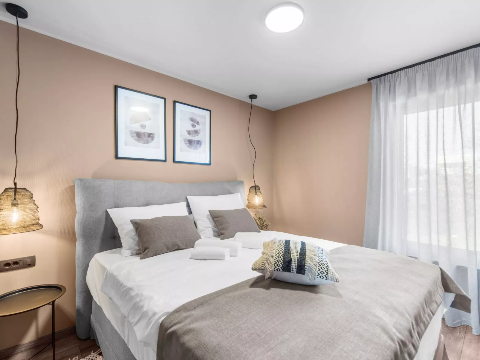 Villa Querchus Penthouse 8 partment mit Jacuzzi-Drinnen