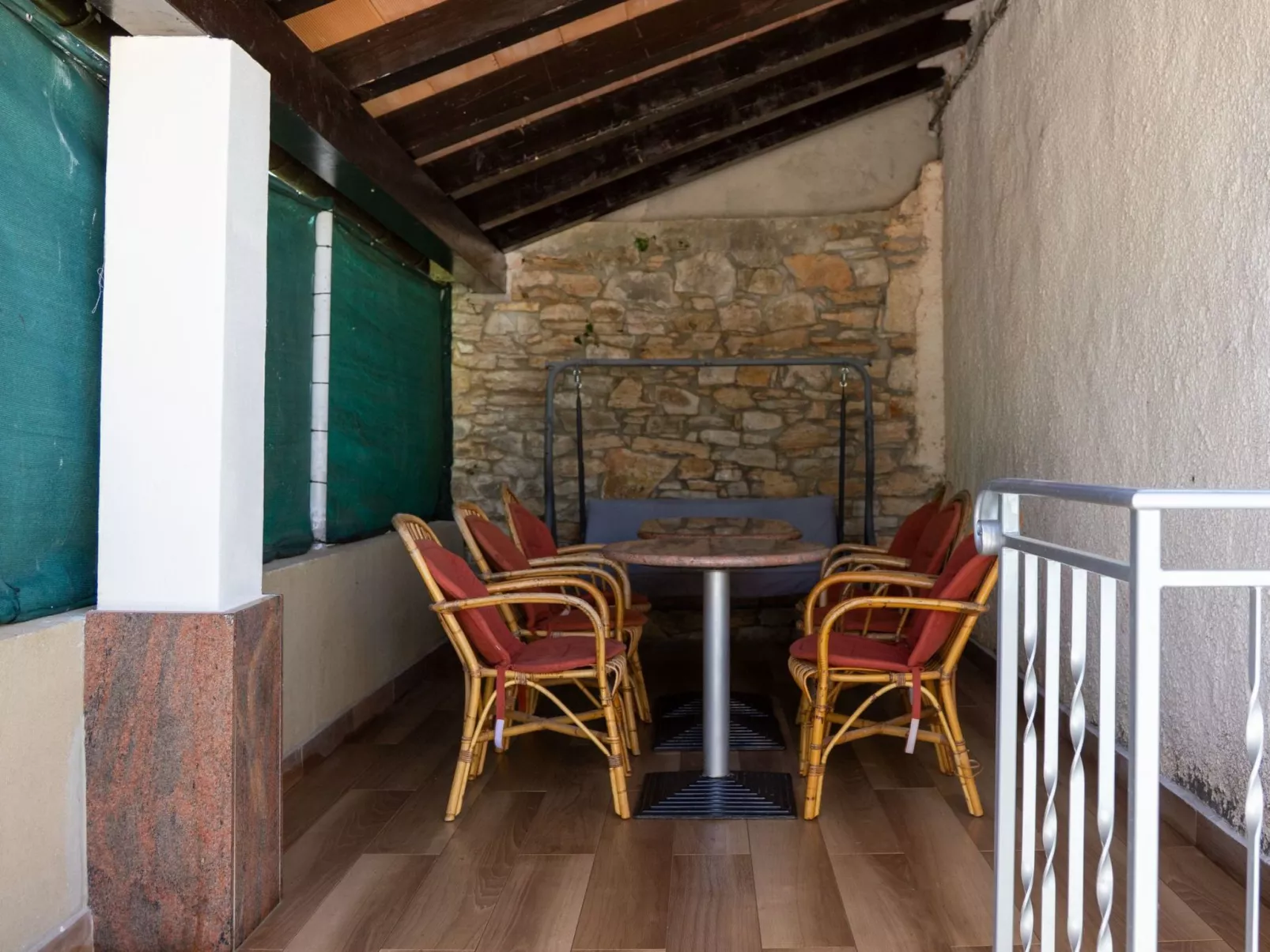 'Frane' mit eigenem Pool-Dedans