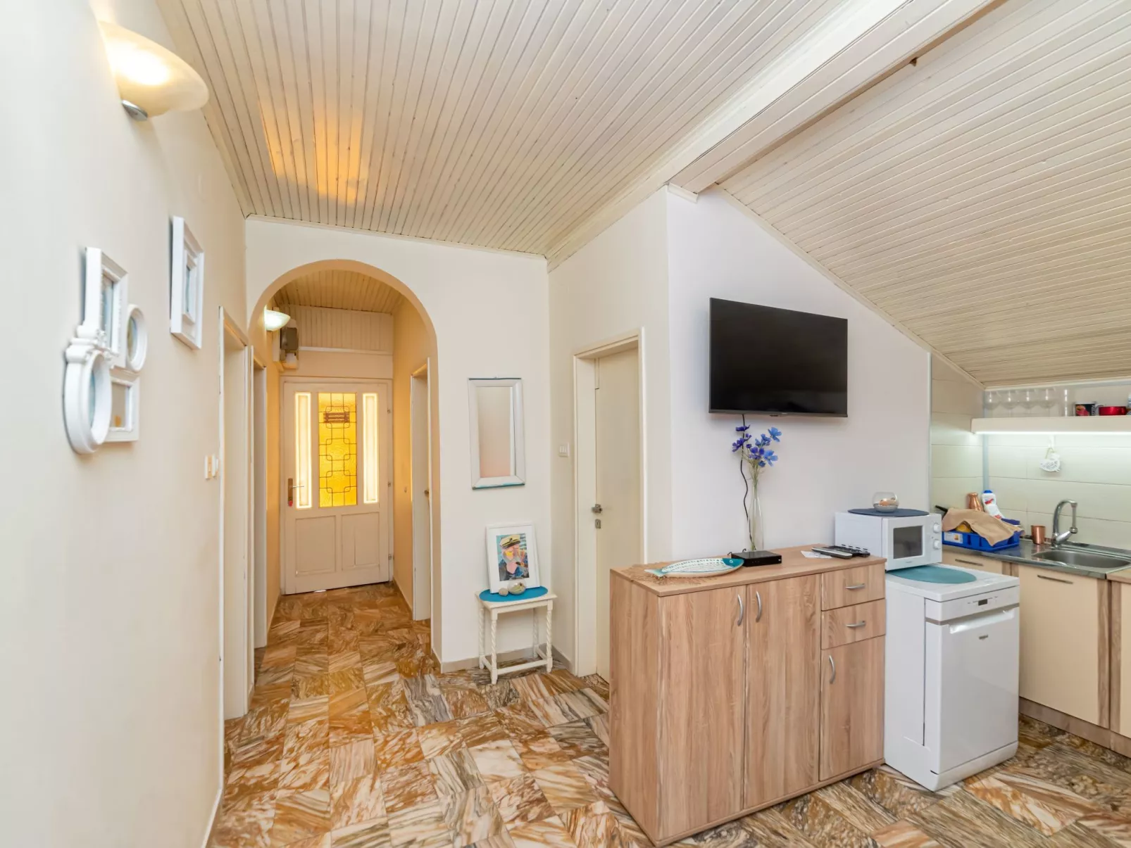 Gemütliche Wohnung mit Meerblick vom Balkon aus-Inside