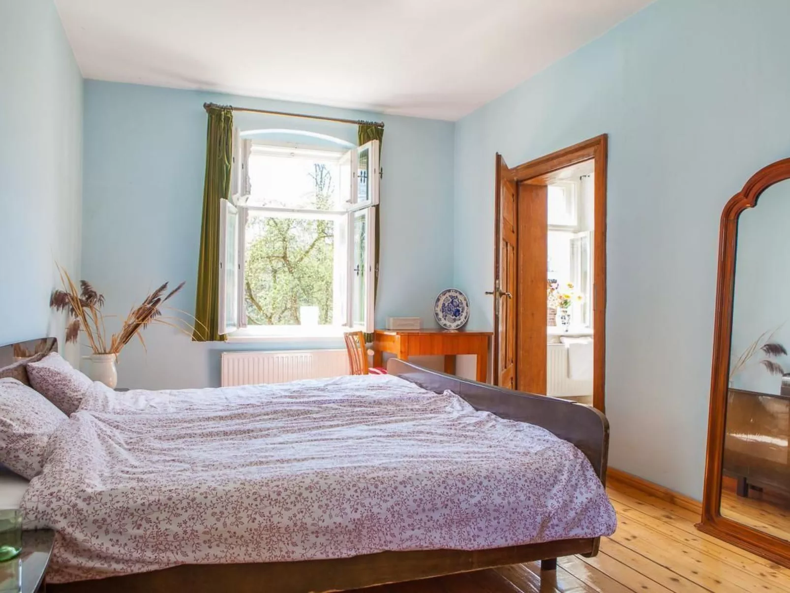 Für Gruppen und große Familien-Inside