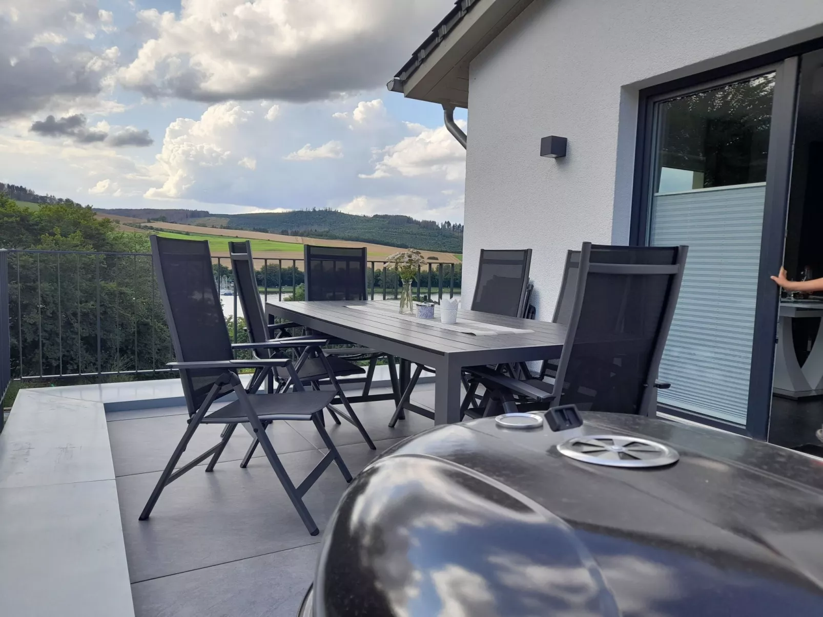 Familienjuwel am Diemelsee-Draußen