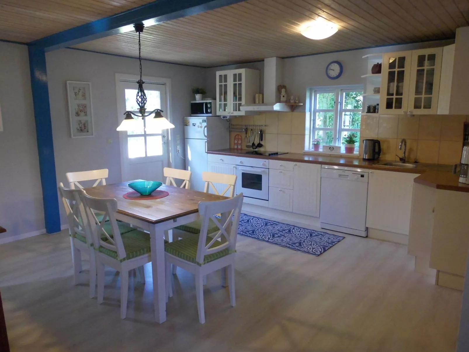 Haus in Zimmert mit Terrasse, Grill und Garten-Inside