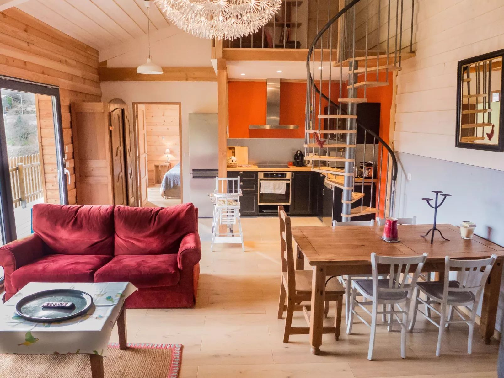 Gemütliches Steinhaus mit Garten