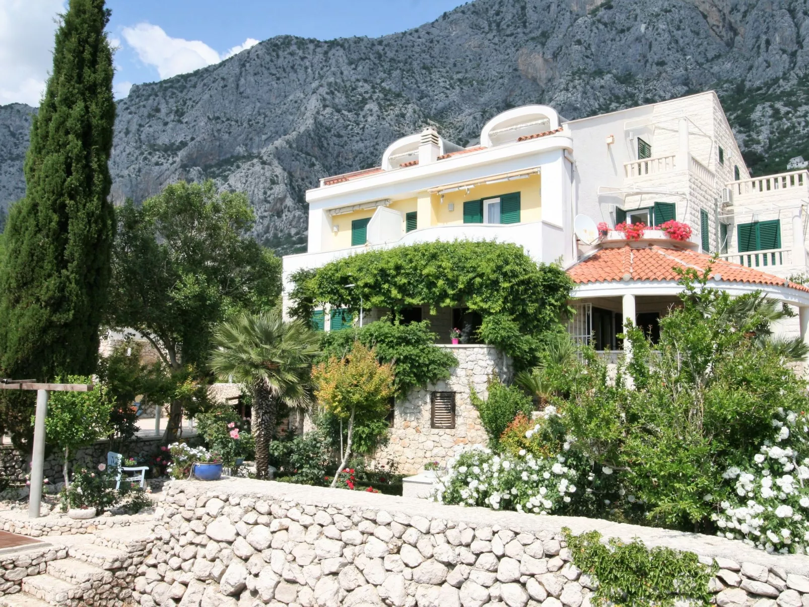 Villa Margitta mit Pool, Tennisplatz und Meerblick-Outside
